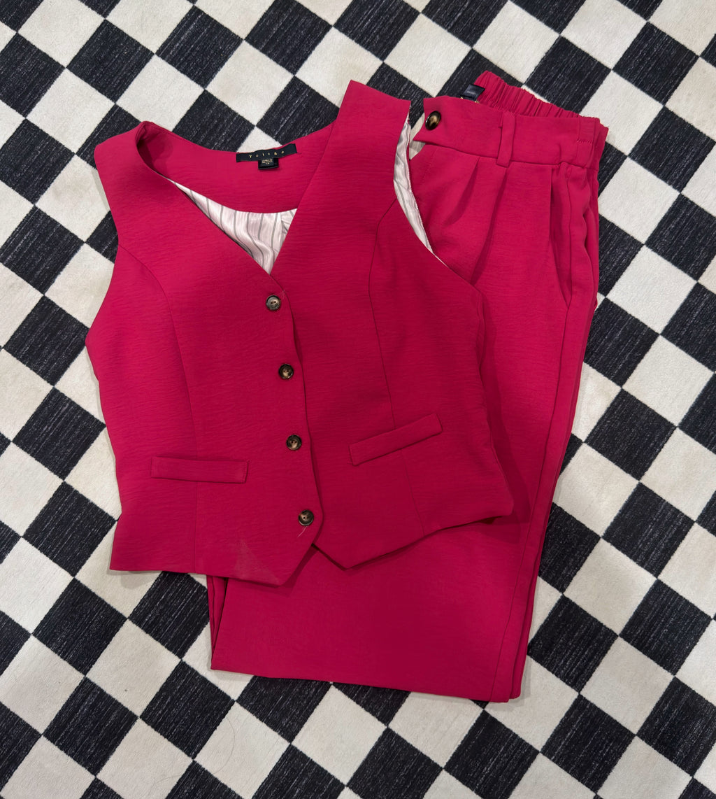 2 PIECE PINK SUITE SIZE MEDIUM