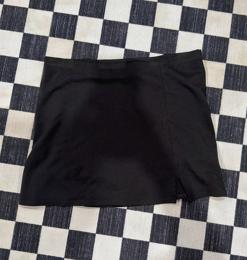 AMERICAN EAGLE SKORT SIZE LARGE