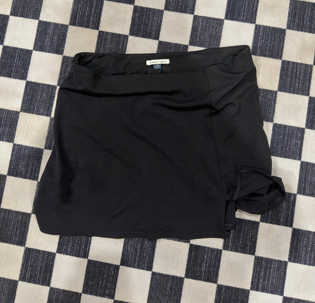 AMERICAN EAGLE SKORT SIZE LARGE