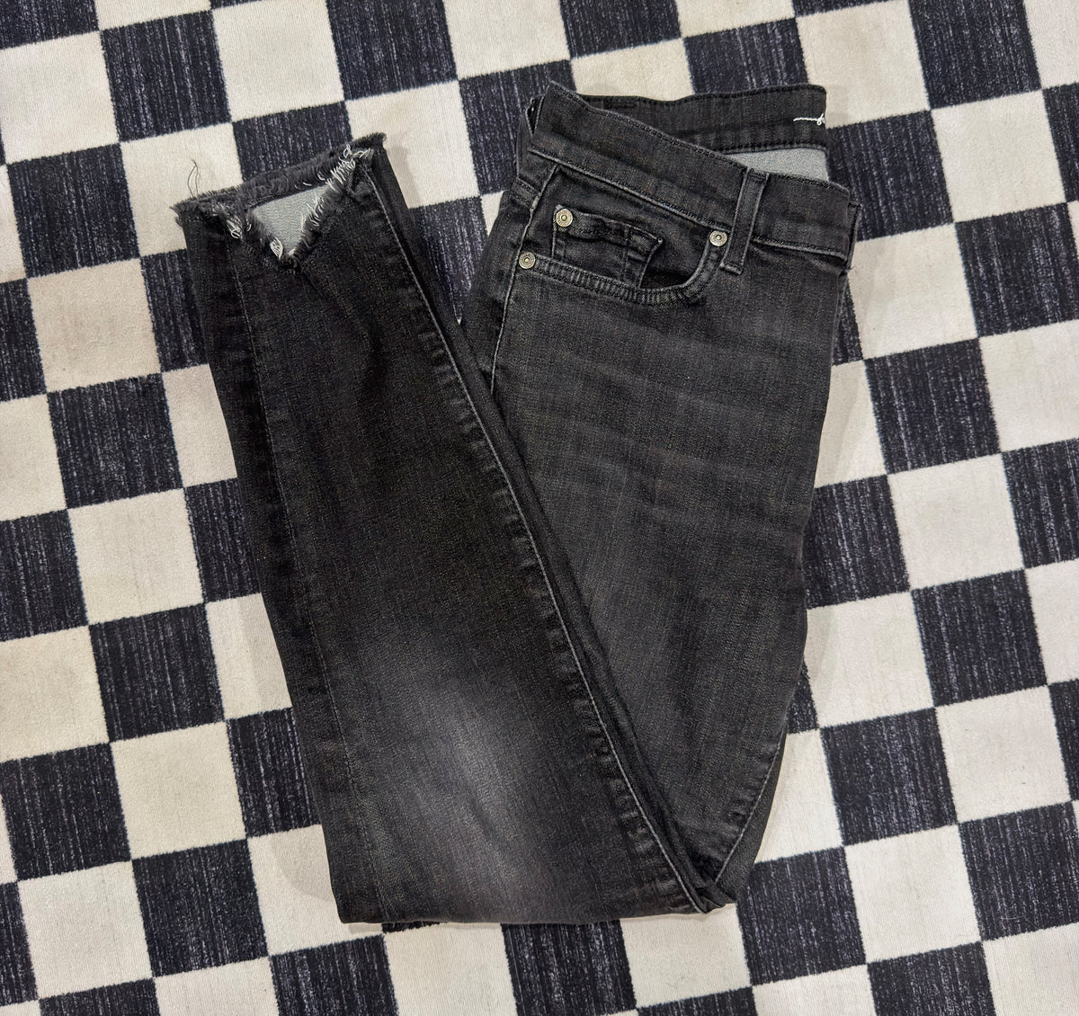 BLACK SEVEN JEANS SIZE 28