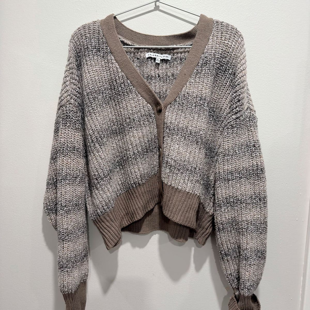 CELEBRITY PINK SWEATER SIZE XL