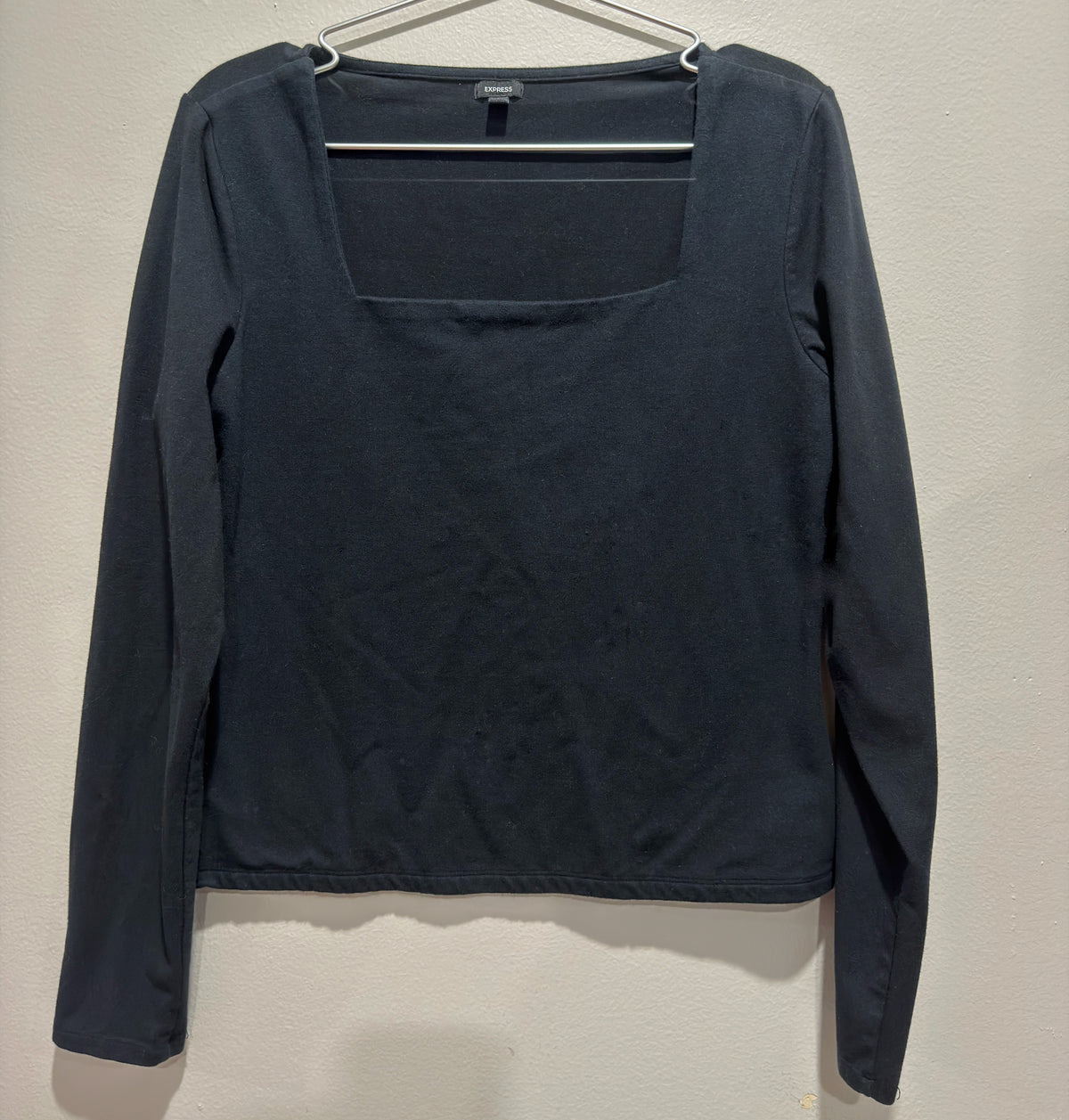 EXPRESS SQUARE NECK LONGSLEEVE SIZE L