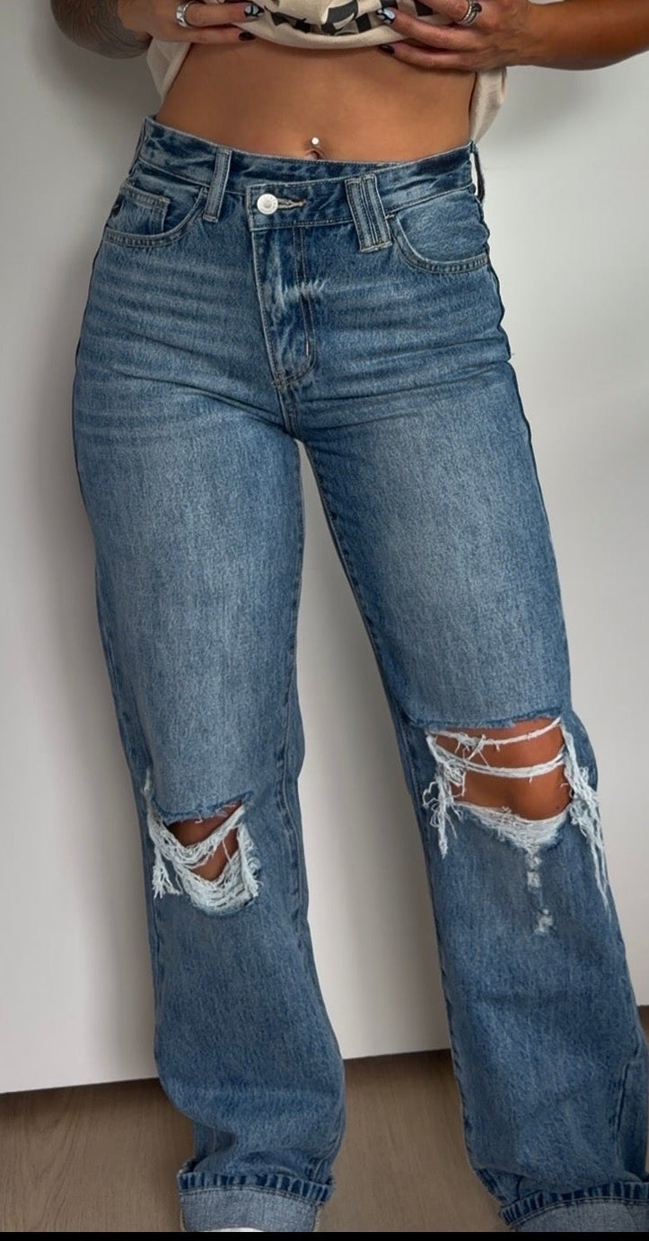 HIGH RISE 90’S CRISS CROSS STRAIGHT JEAN
