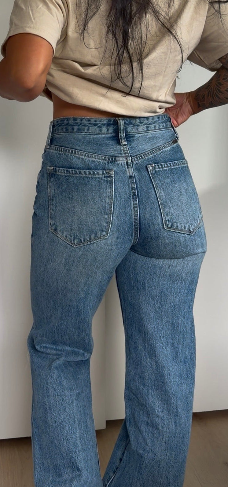 HIGH RISE 90’S CRISS CROSS STRAIGHT JEAN