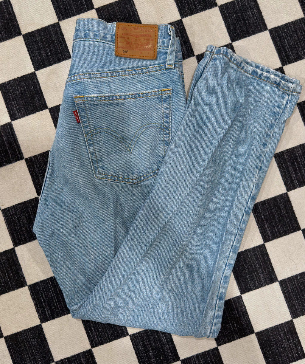 LEVI JEANS SIZE 28x28