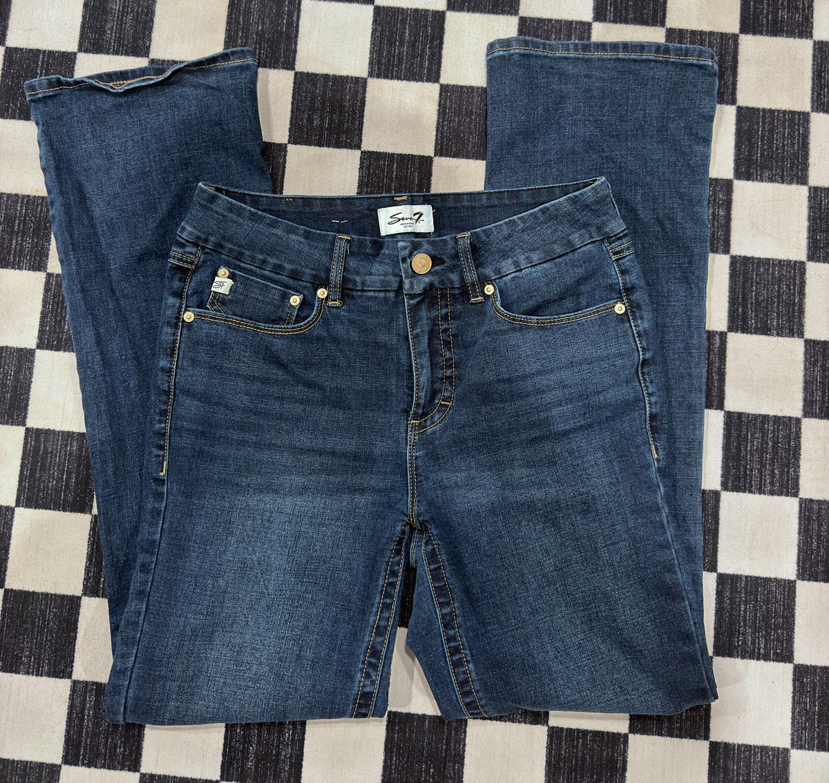 SEVEN JEANS SIZE 4