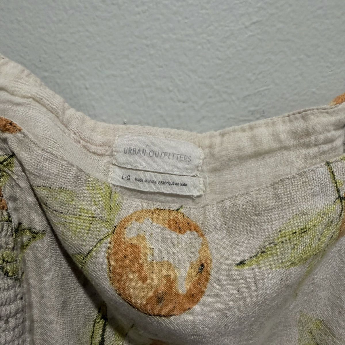 URBAN OUTFITTERS SIZE L